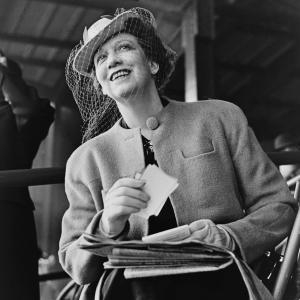 Elizabeth Arden - Mulheres na Ciência