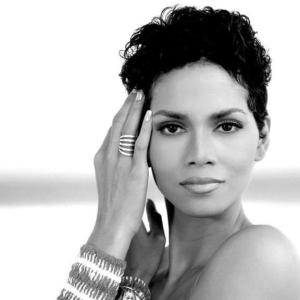 Halle Berry - Mulheres no Entretenimento