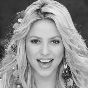  Shakira - Mulheres no Entretenimento