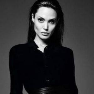 Angelina Jolie - Mulheres no Entretenimento